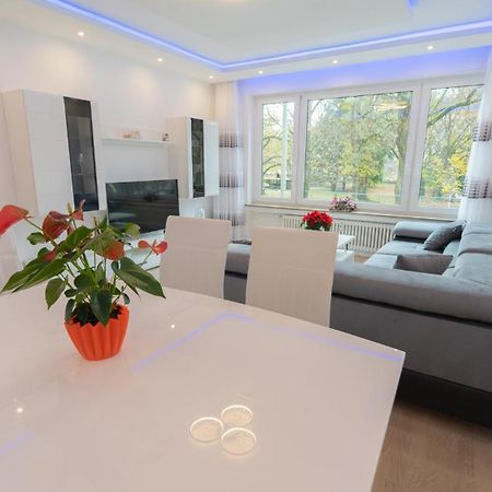 Mega Lux Apartment Эсслинген Экстерьер фото