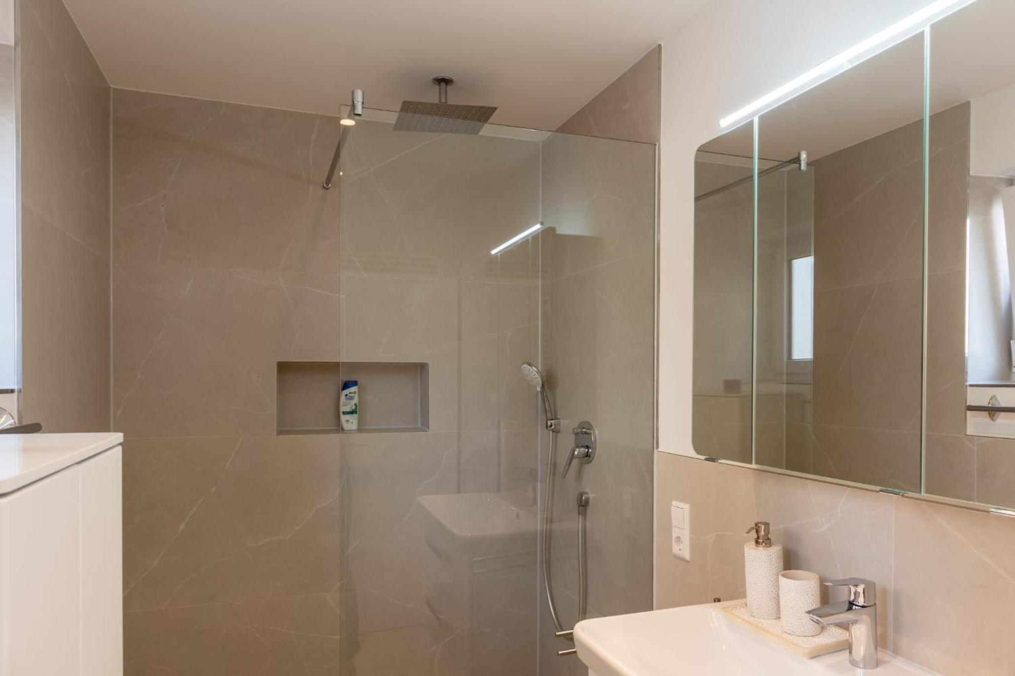 Mega Lux Apartment Эсслинген Экстерьер фото